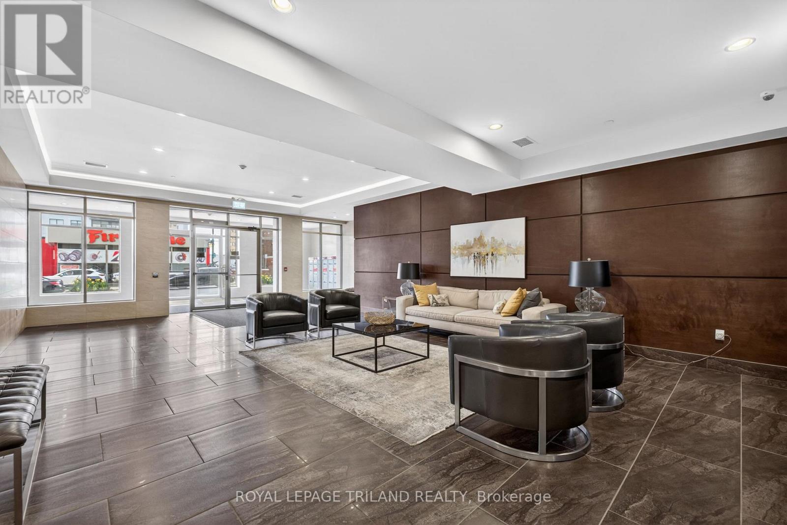 #801 330 RIDOUT STREET N - 4