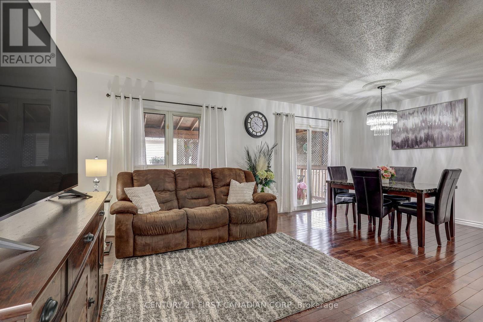162 CHESLEY AVENUE - 18