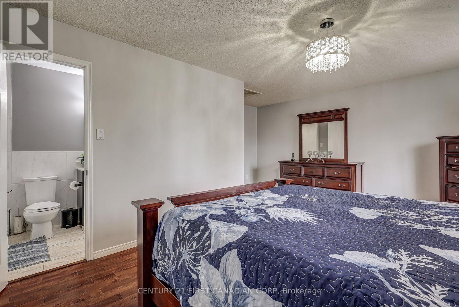 162 CHESLEY AVENUE - 32