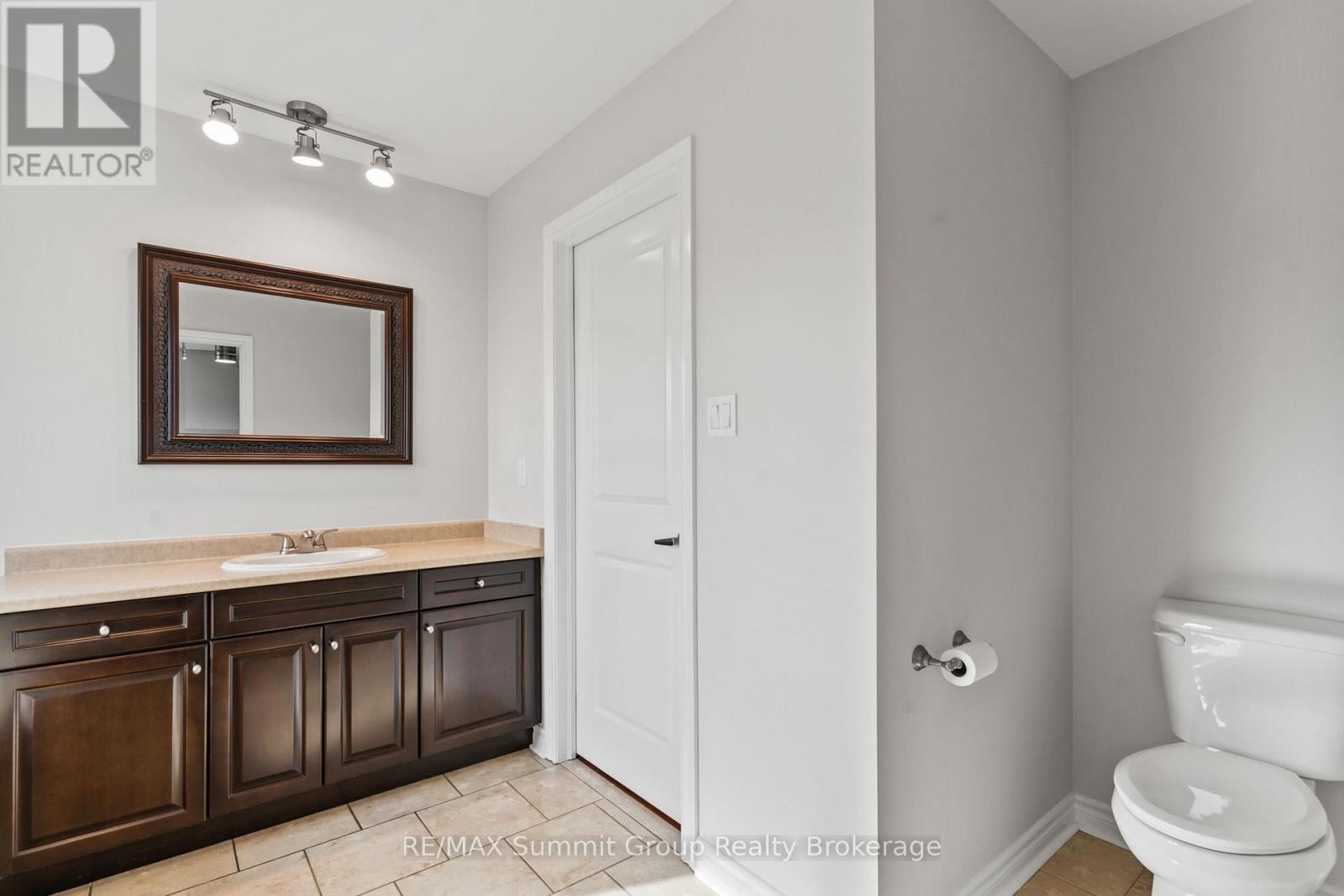 15 MOUNT HAVEN CRESCENT - 25