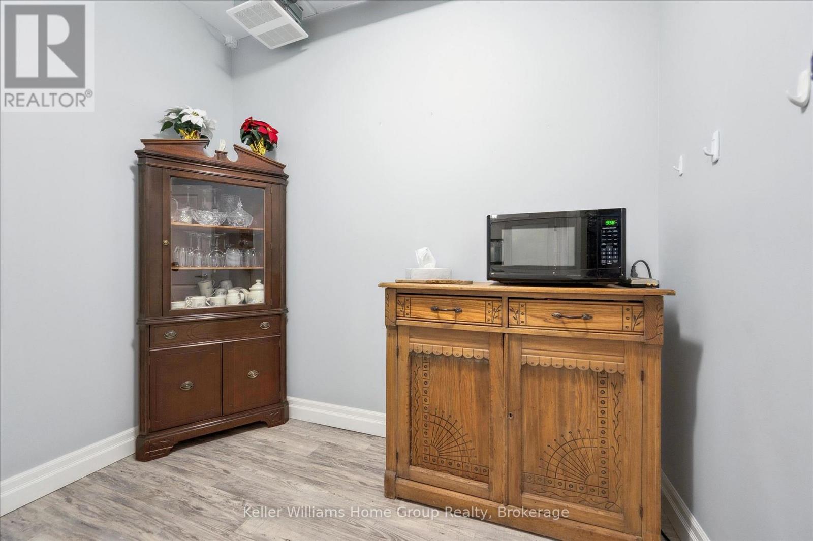 #102 23 STUMPF STREET - 35
