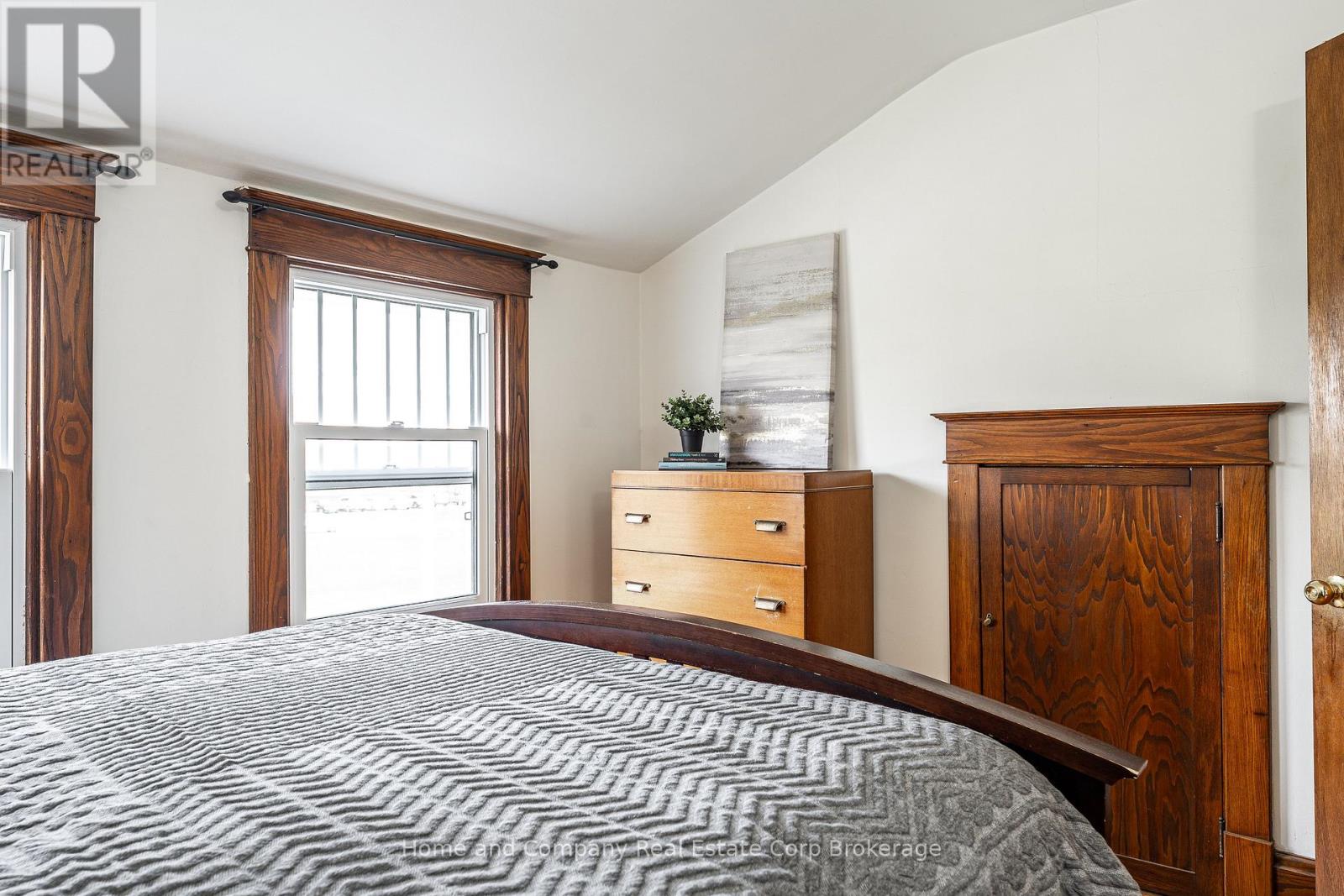 193 ST VINCENT STREET S - 27