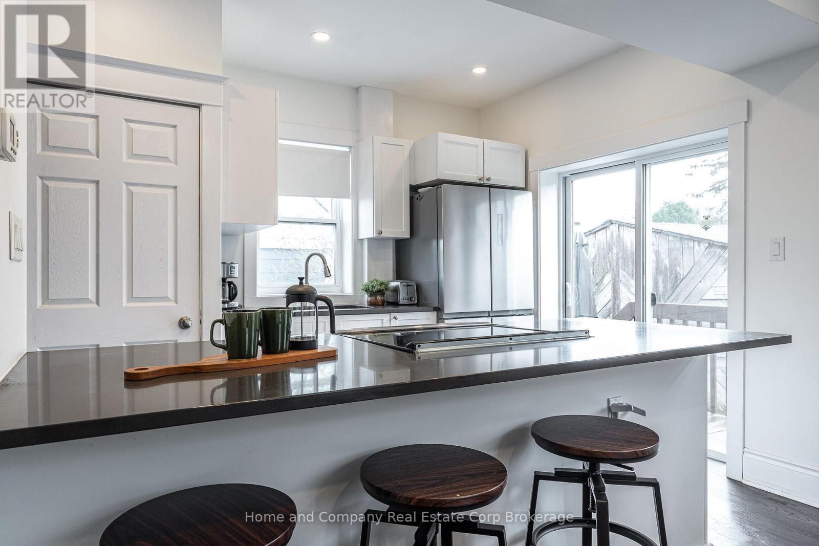 193 ST VINCENT STREET S - 3