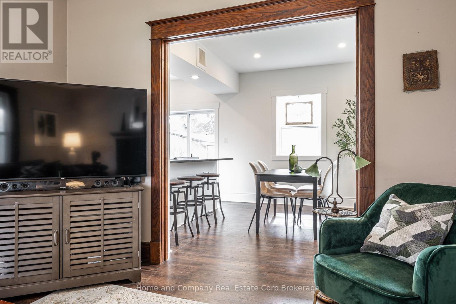 193 ST VINCENT STREET S - 4