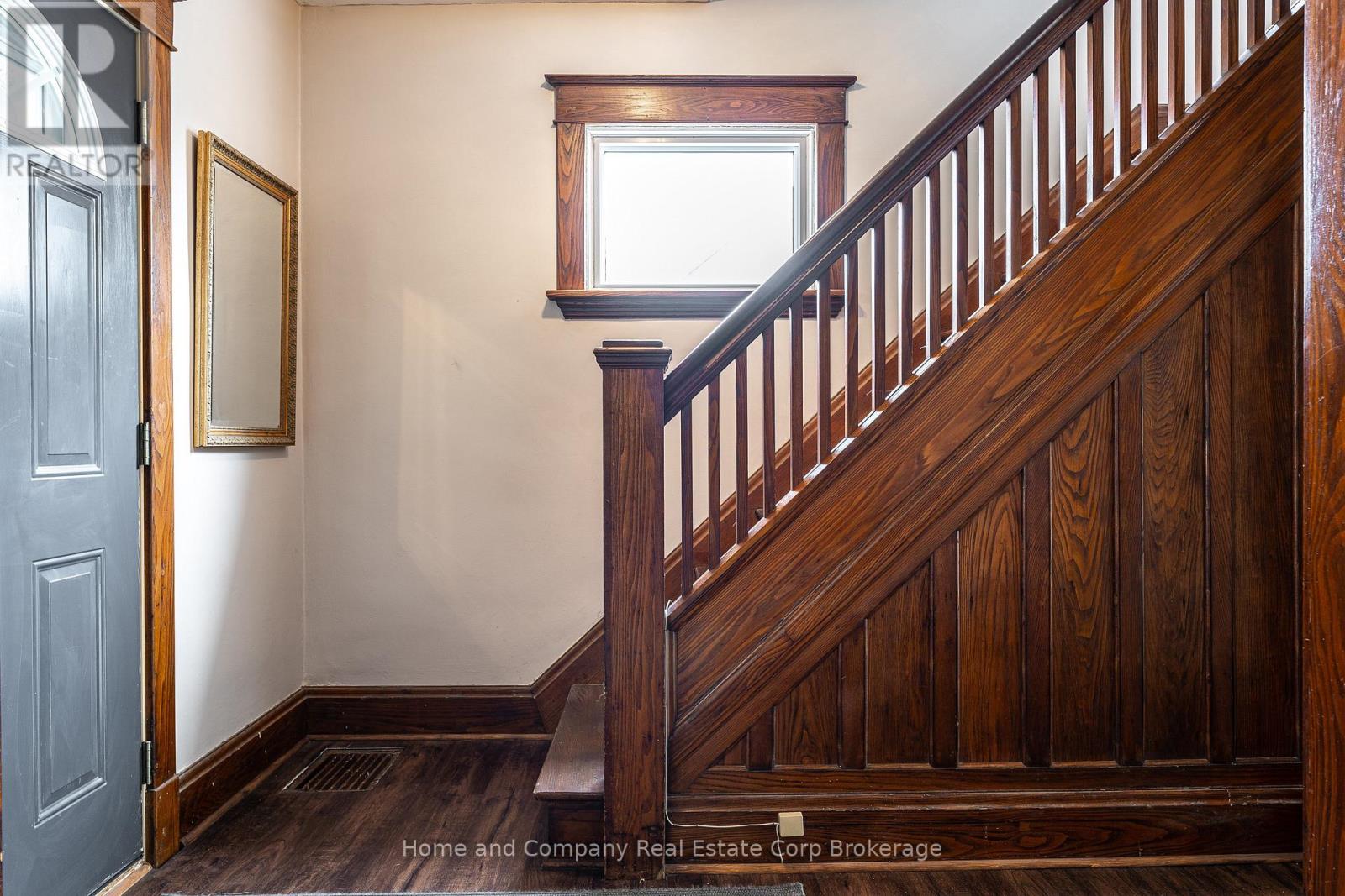 193 ST VINCENT STREET S - 5