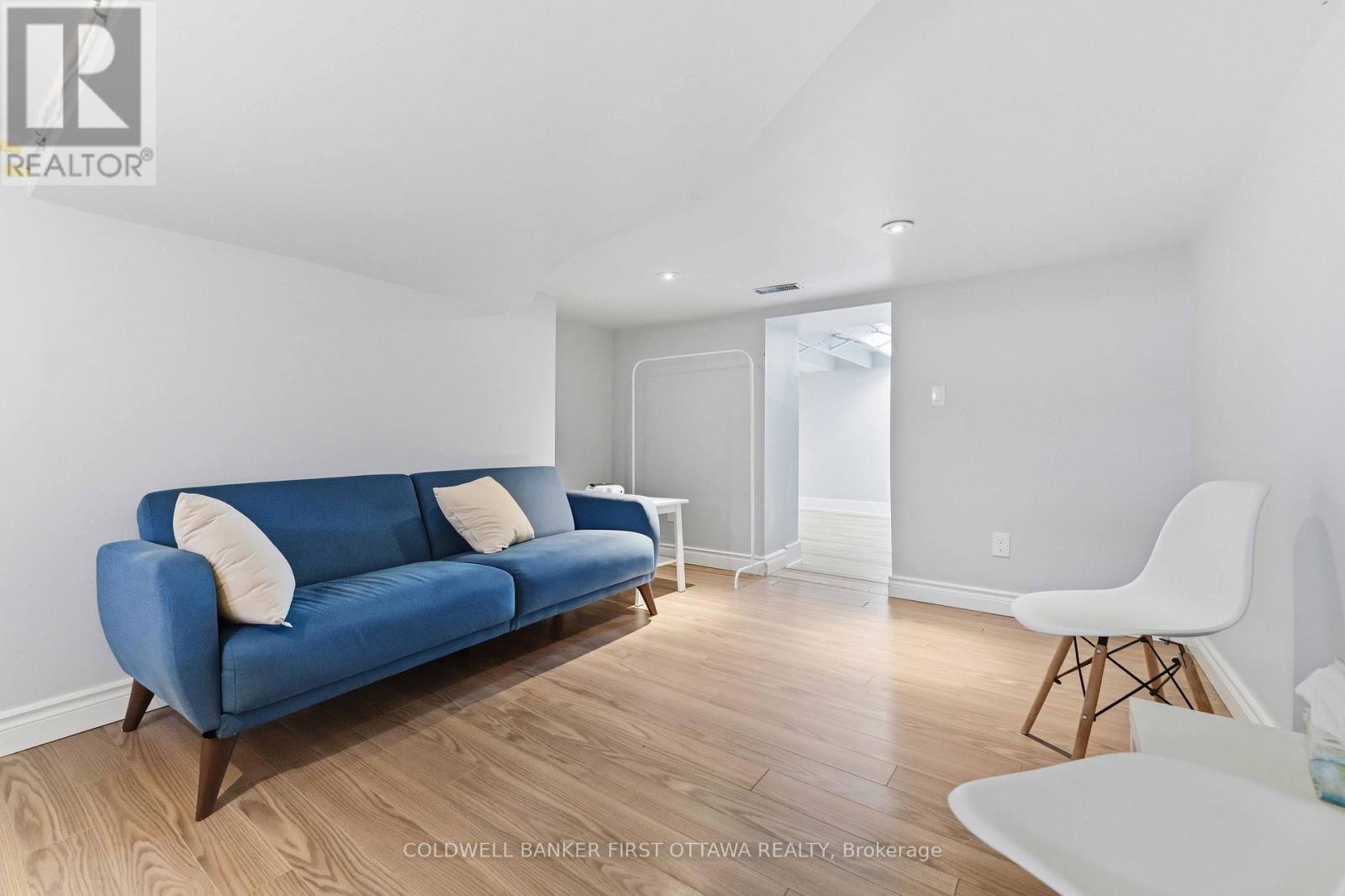 260 KEYWORTH AVENUE - 21