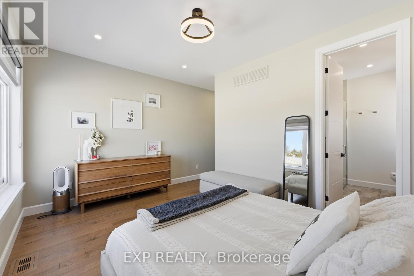 158 MARIER AVENUE - 32