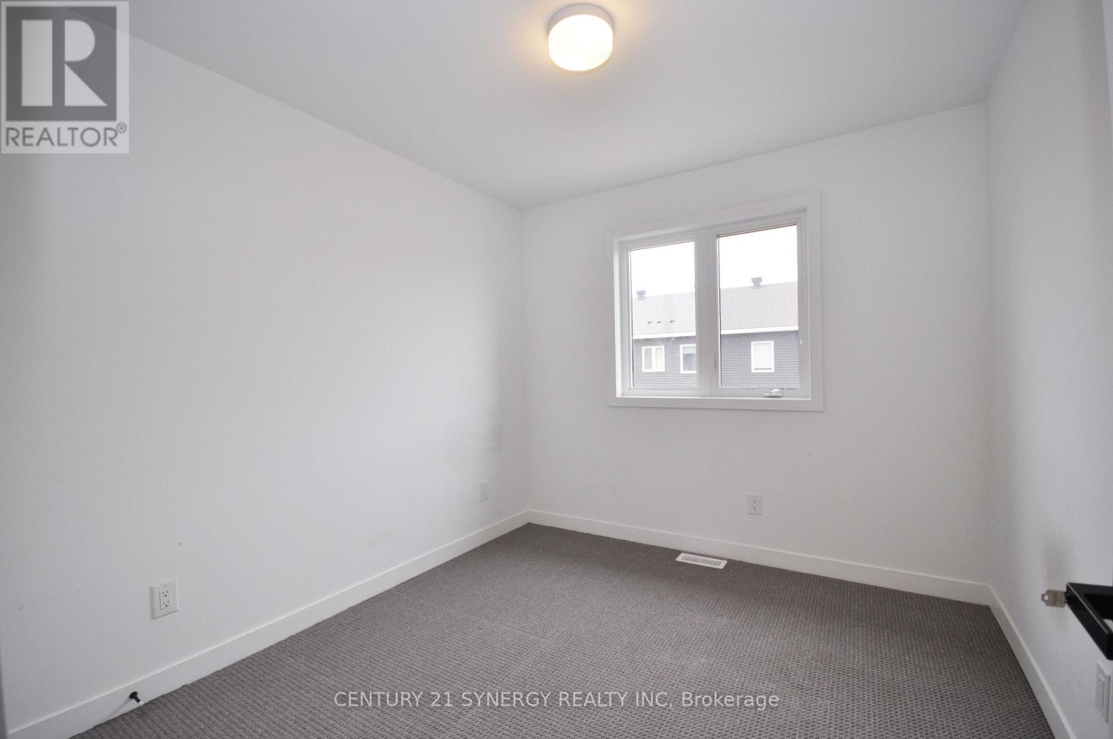 284 ORMISTON CRESCENT - 21