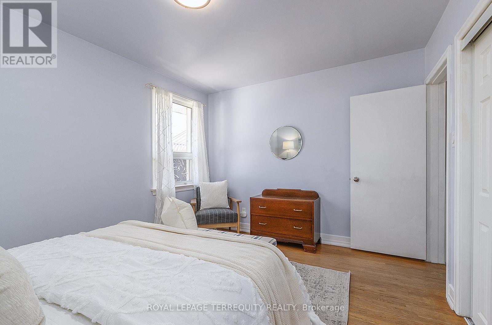 32 ADMIRAL ROAD - 16