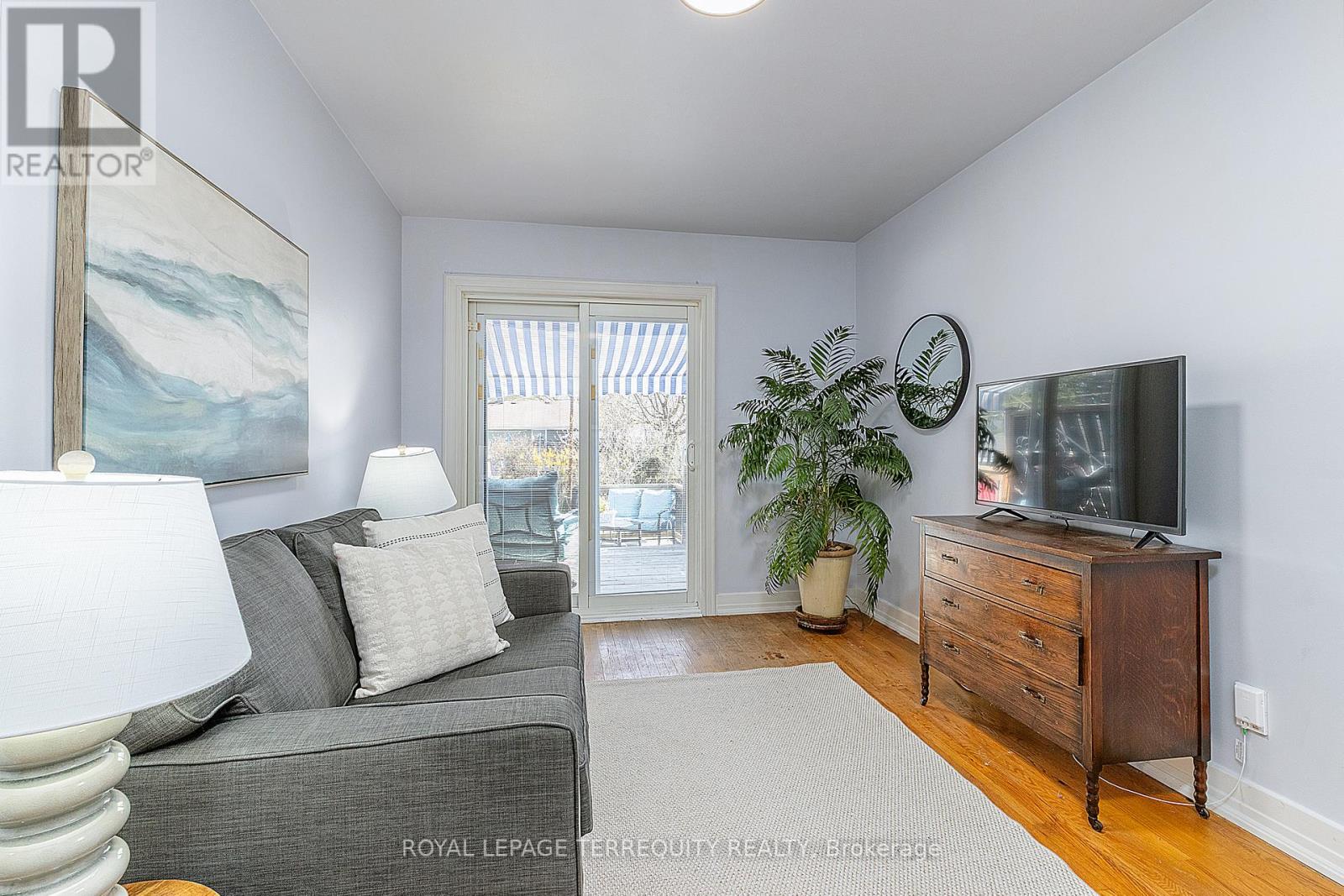 32 ADMIRAL ROAD - 17