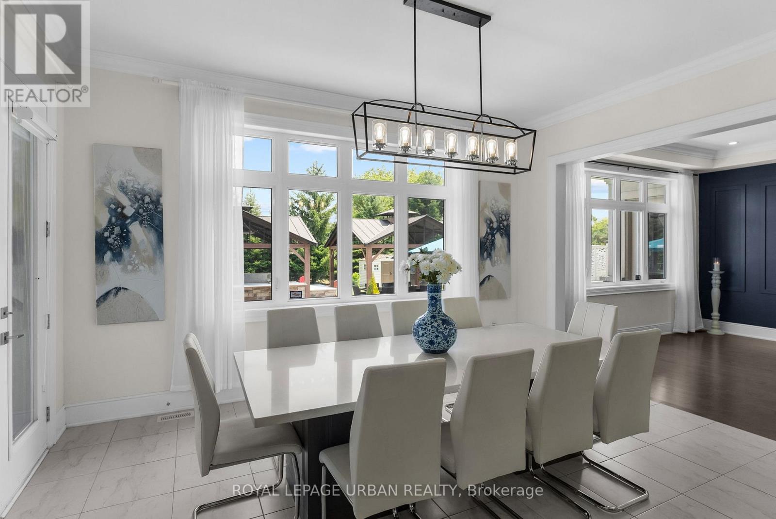 15 COUNTRY CLUB CRESCENT - 16
