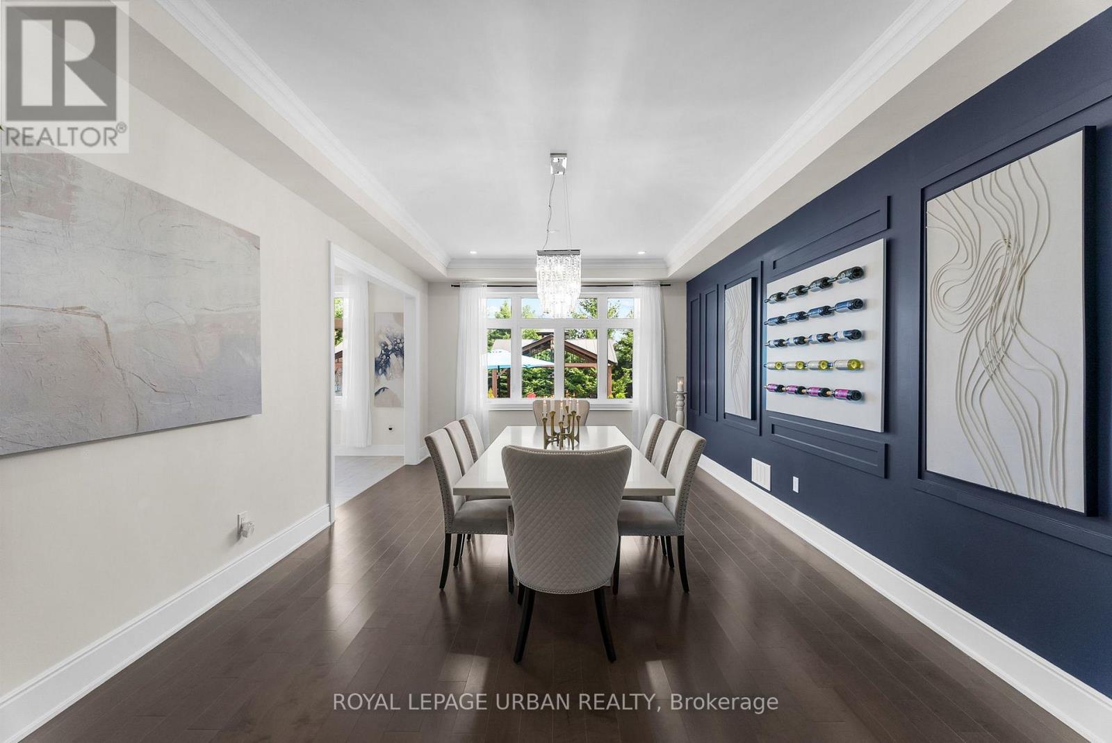 15 COUNTRY CLUB CRESCENT - 22