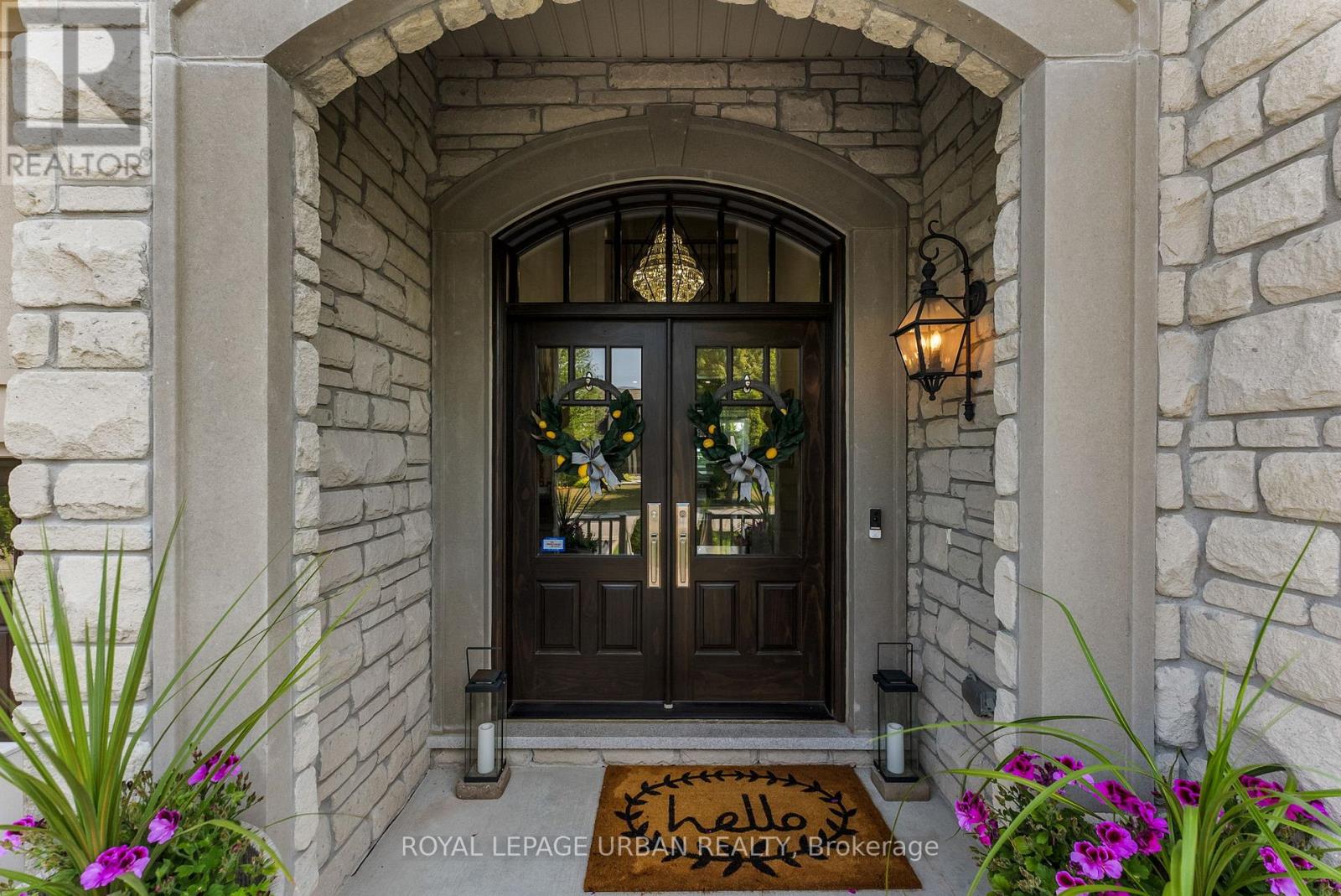 15 COUNTRY CLUB CRESCENT - 4