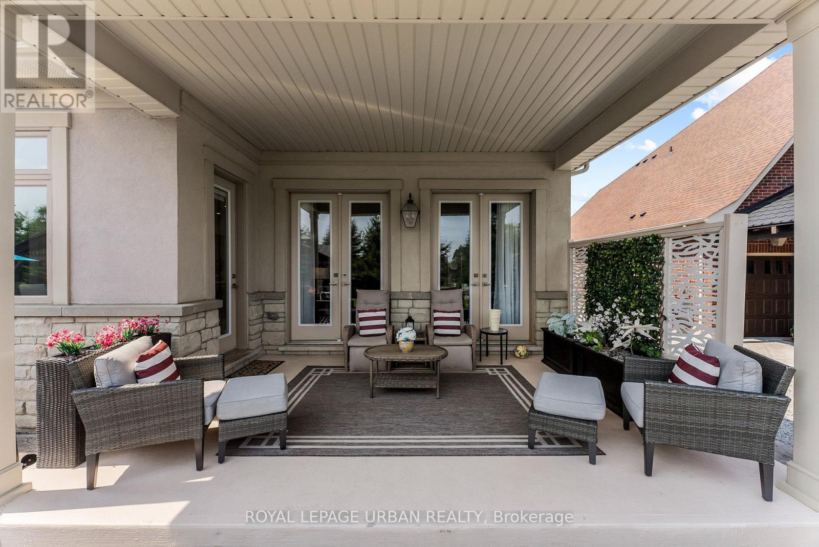 15 COUNTRY CLUB CRESCENT - 42