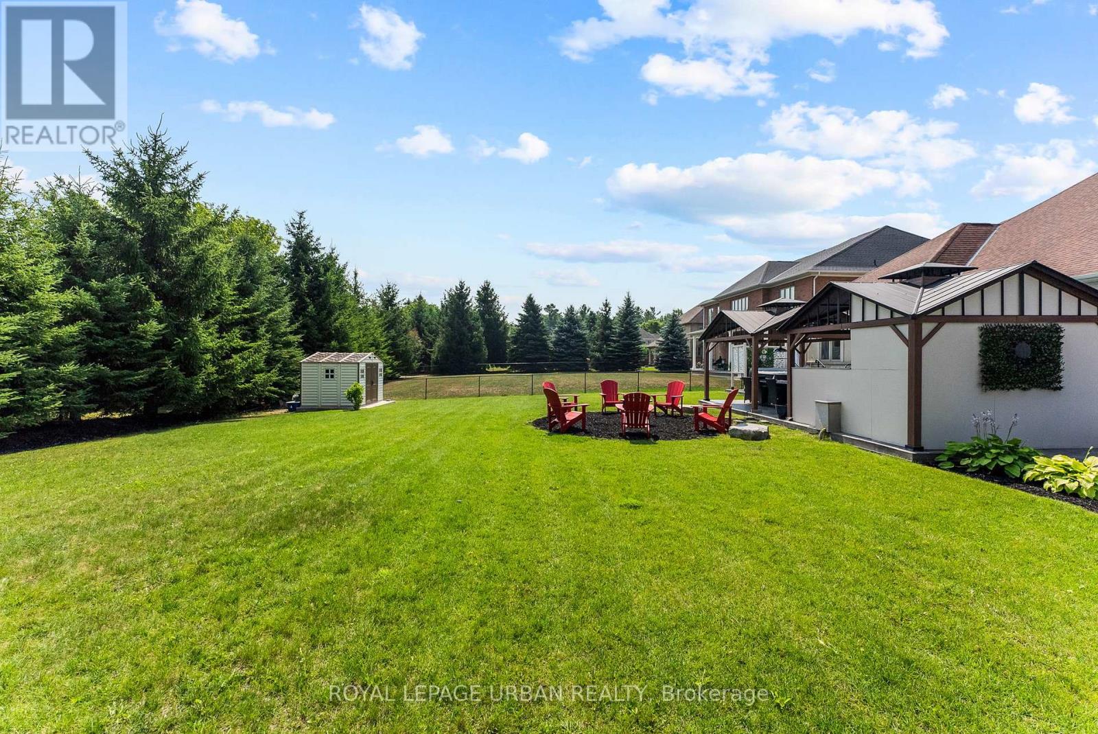 15 COUNTRY CLUB CRESCENT - 46