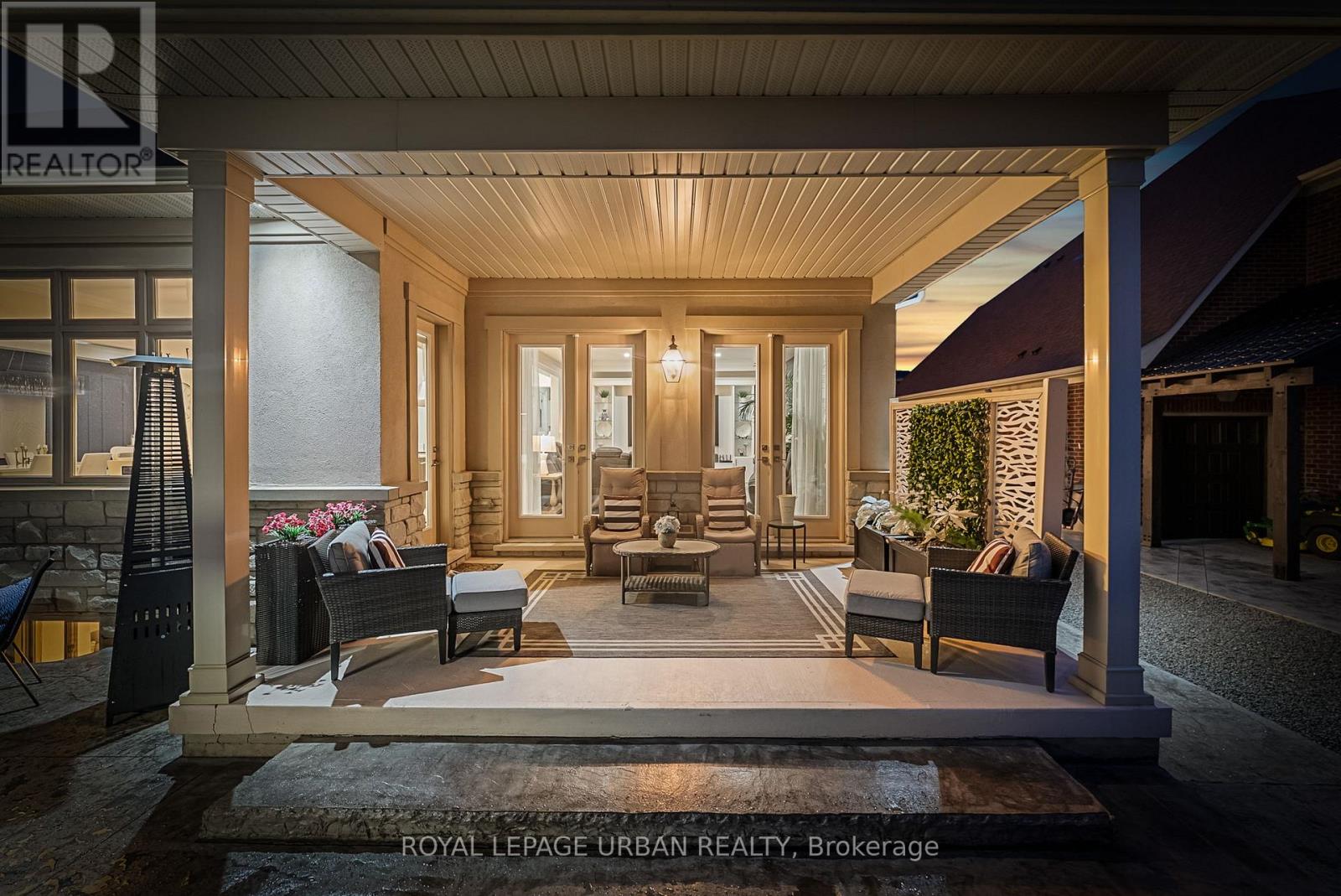 15 COUNTRY CLUB CRESCENT - 48