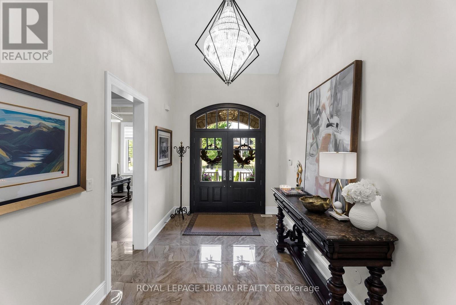 15 COUNTRY CLUB CRESCENT - 7