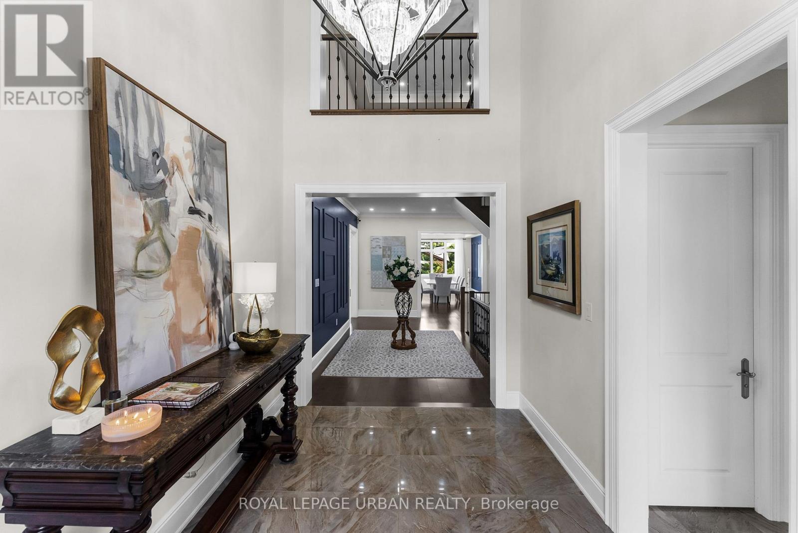 15 COUNTRY CLUB CRESCENT - 8