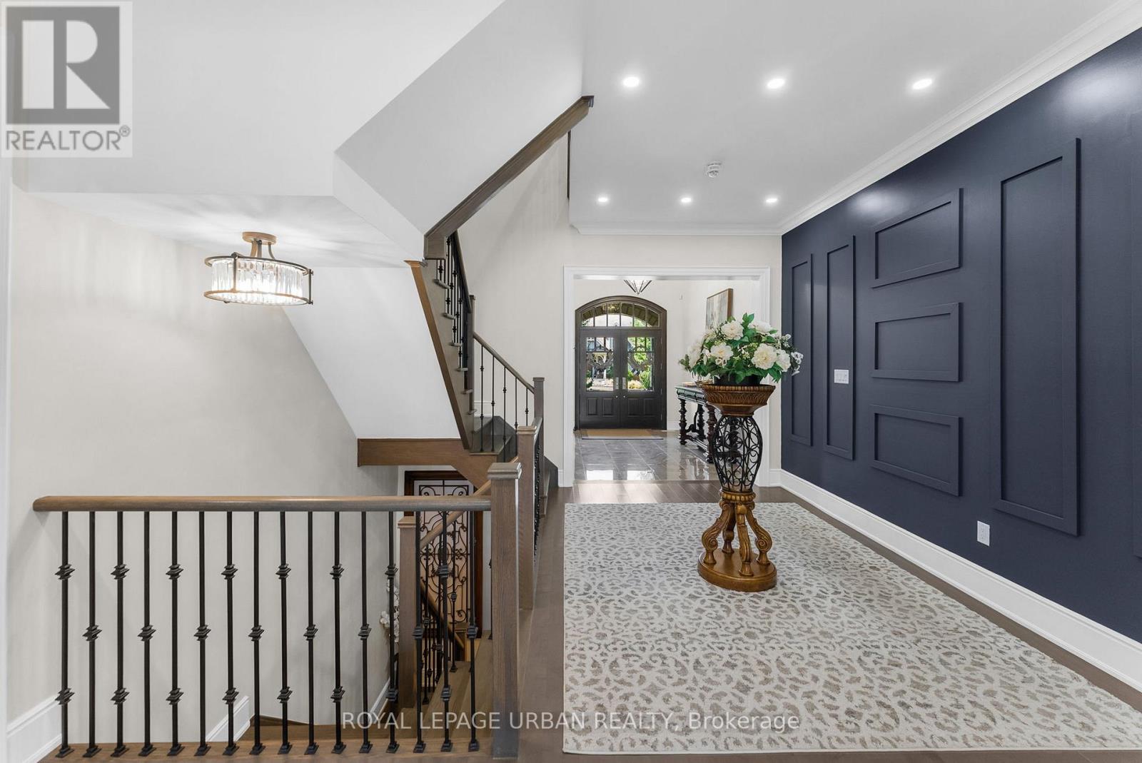 15 COUNTRY CLUB CRESCENT - 9