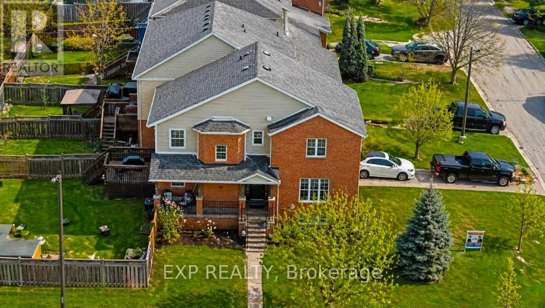 33 WRENDALE CRESCENT - 3
