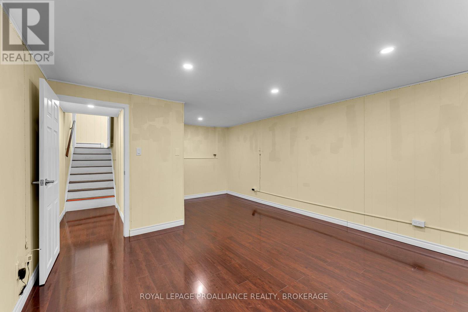 1445 ALEY STREET - 32
