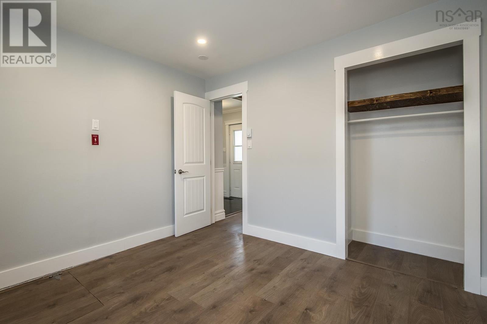 Property 18 of 33 of 79 Rose Street Street