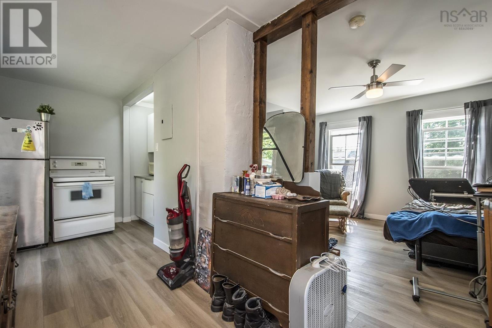 Property 20 of 33 of 79 Rose Street Street