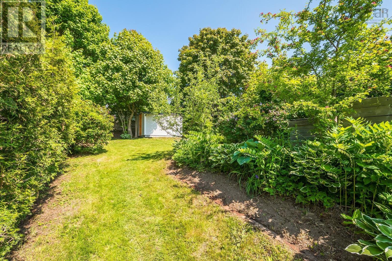 Property 28 of 33 of 79 Rose Street Street