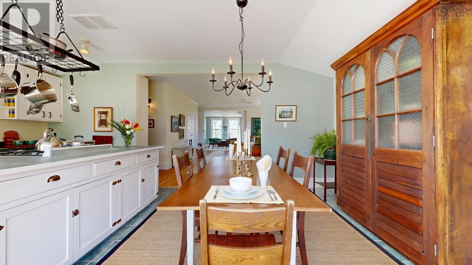 Property 19 of 50 of 3092 Highway 1