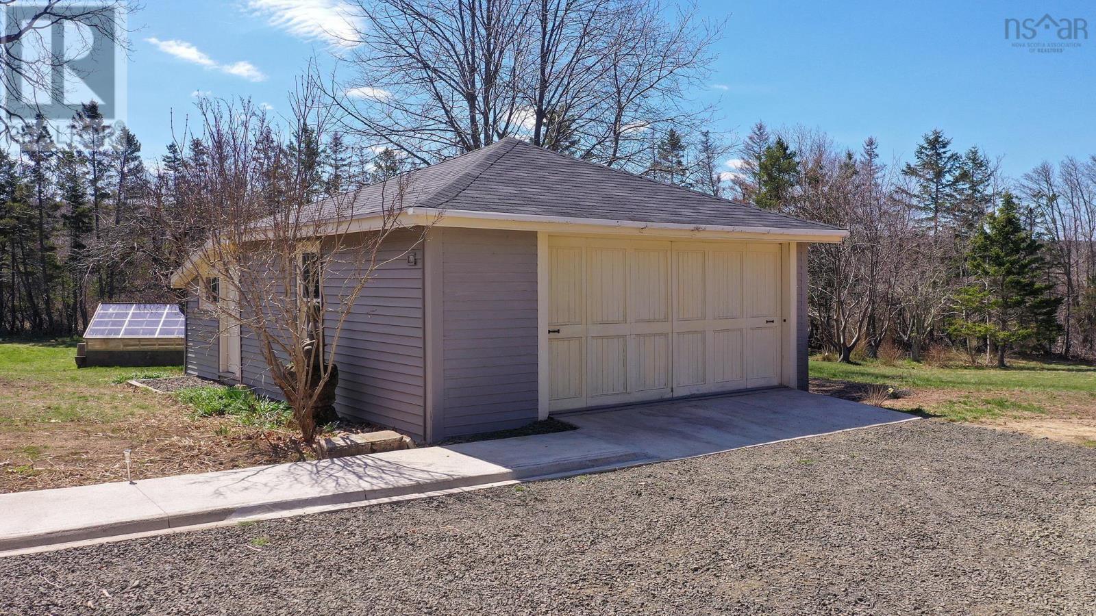 Property 5 of 50 of 3092 Highway 1