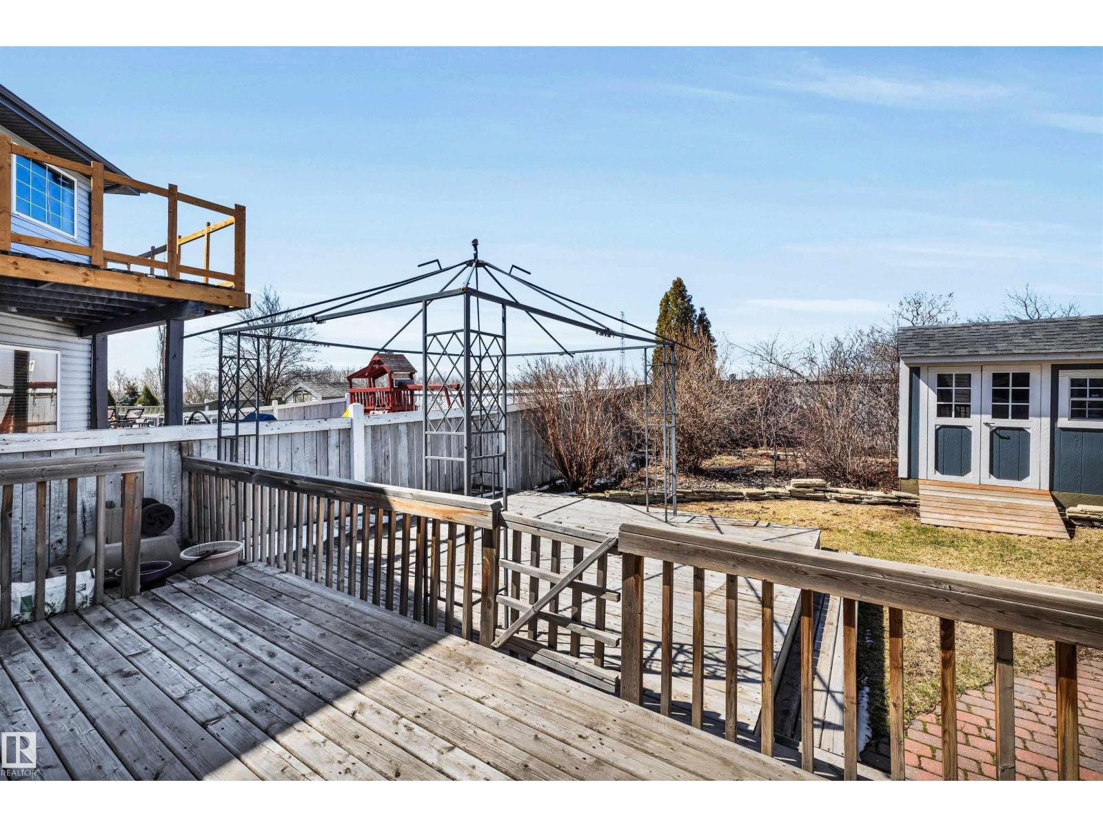 1229 Ormsby LN NW, Edmonton