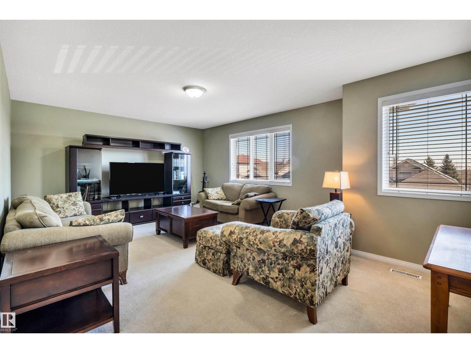 1229 Ormsby LN NW, Edmonton