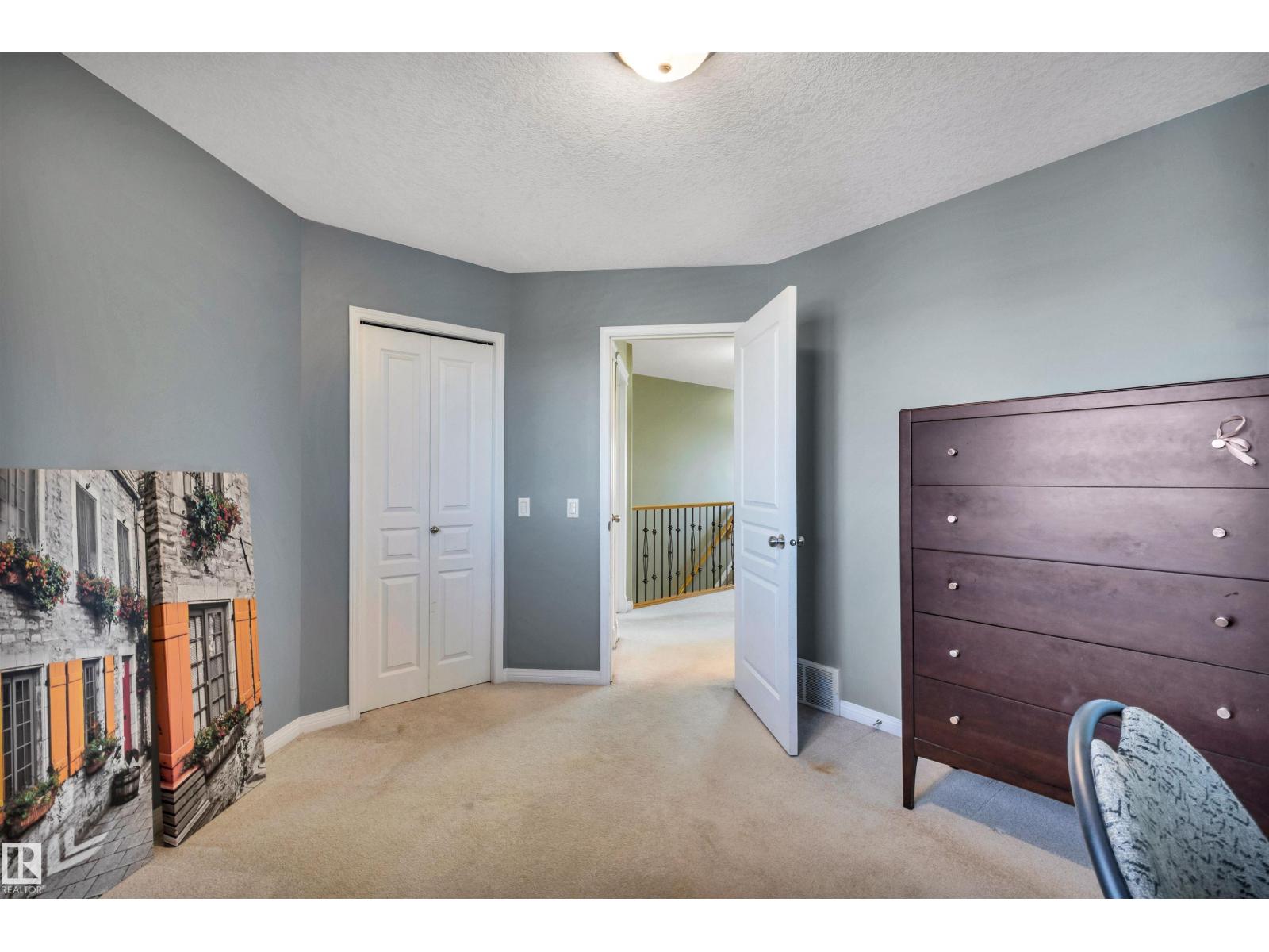 1229 Ormsby LN NW, Edmonton