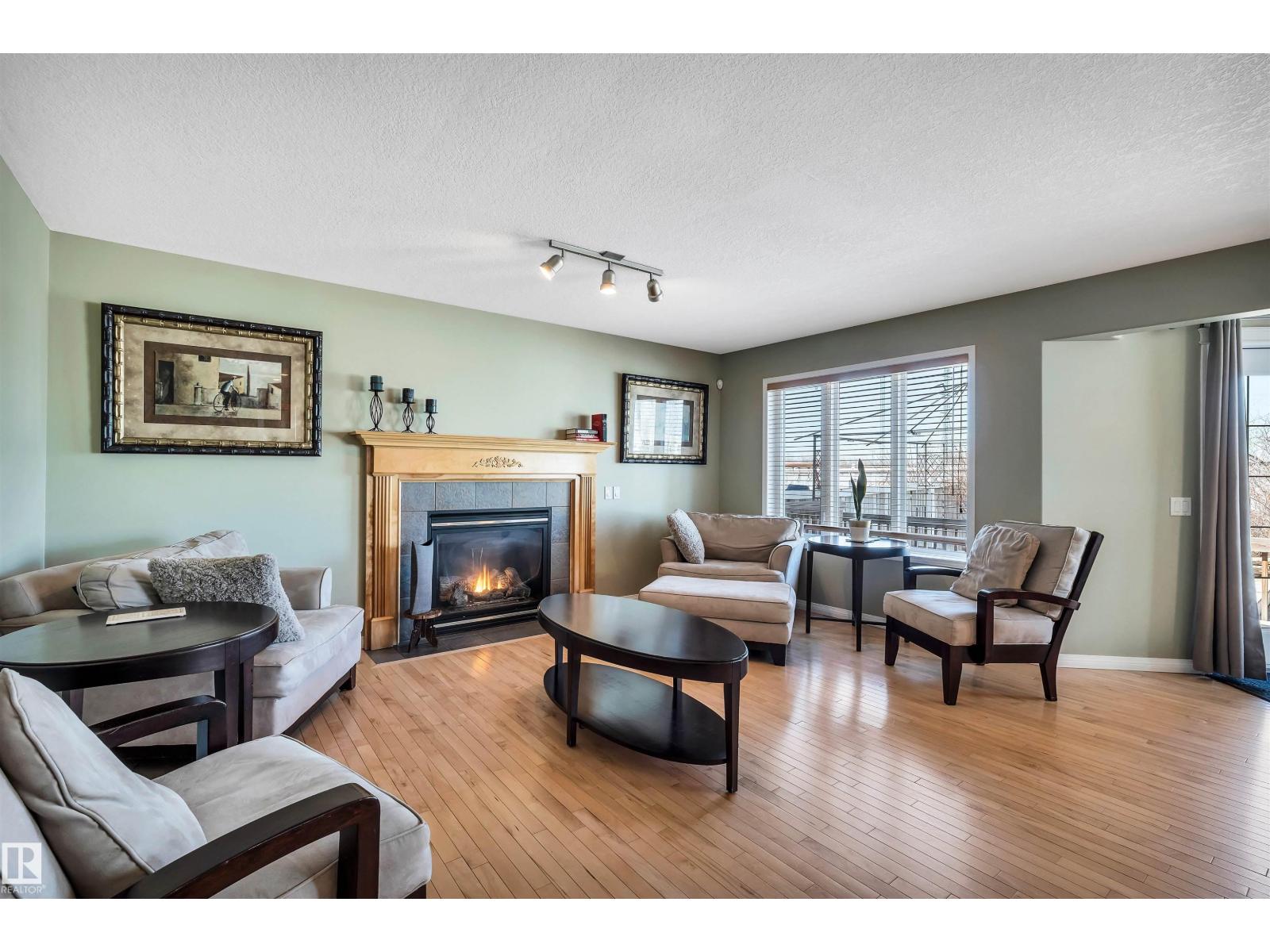 1229 Ormsby LN NW, Edmonton