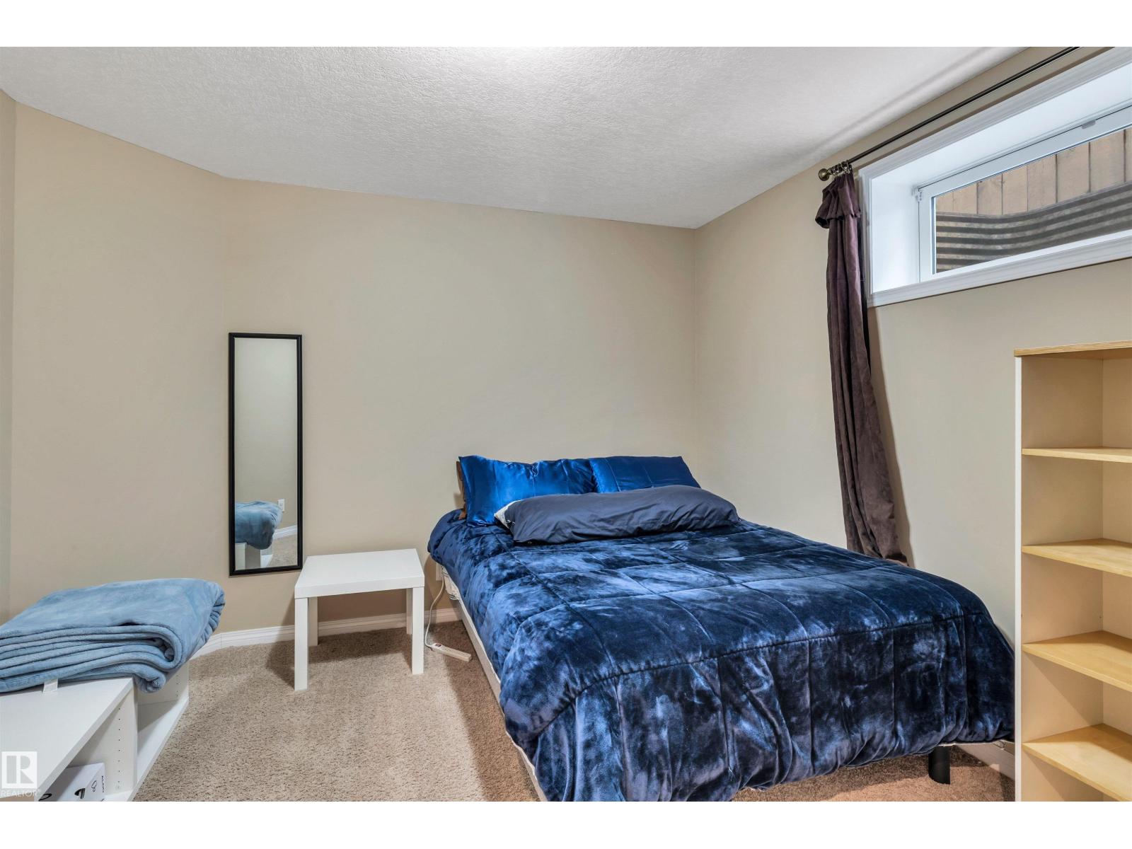 1229 Ormsby LN NW, Edmonton