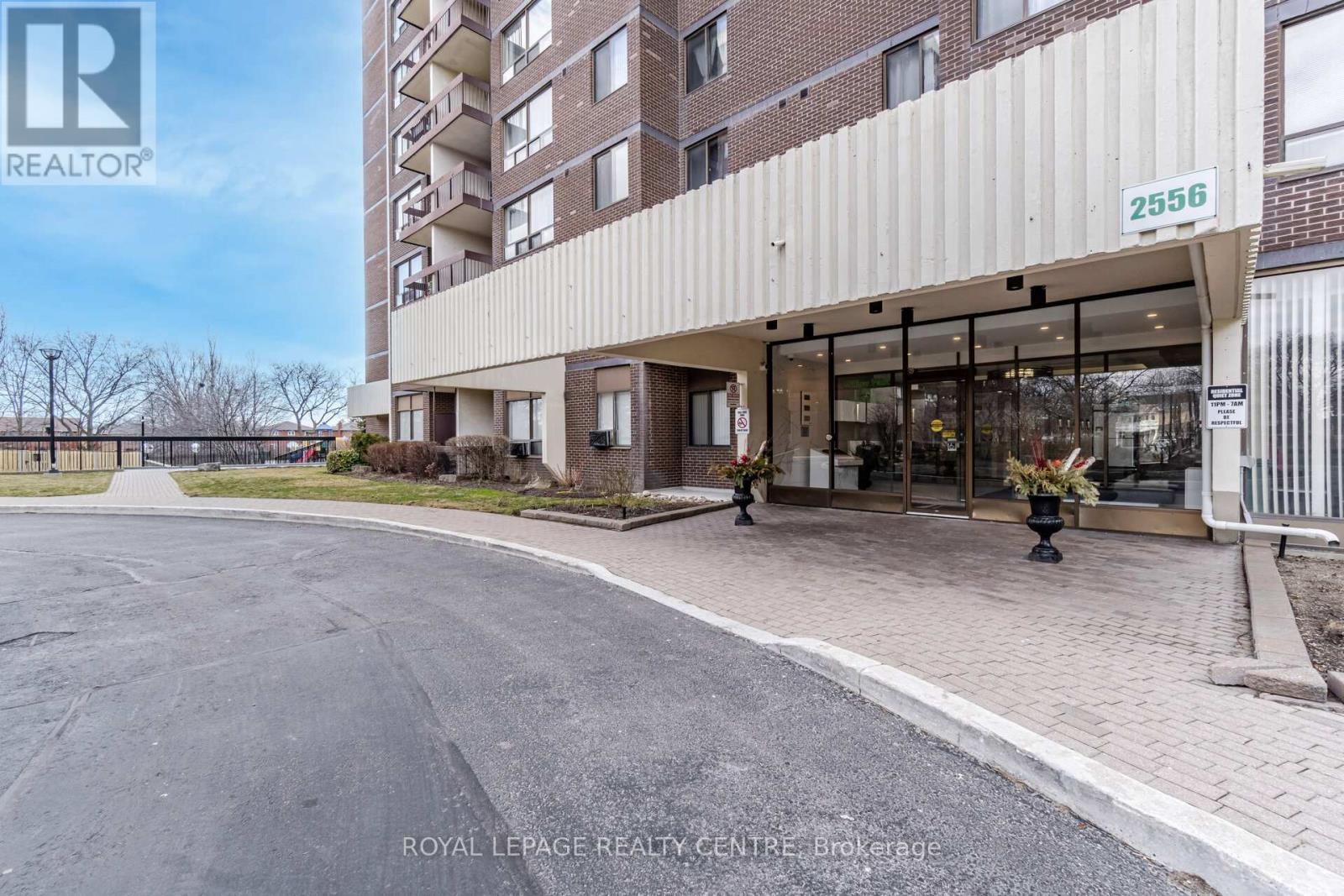 #1201 2556 ARGYLE ROAD - 2