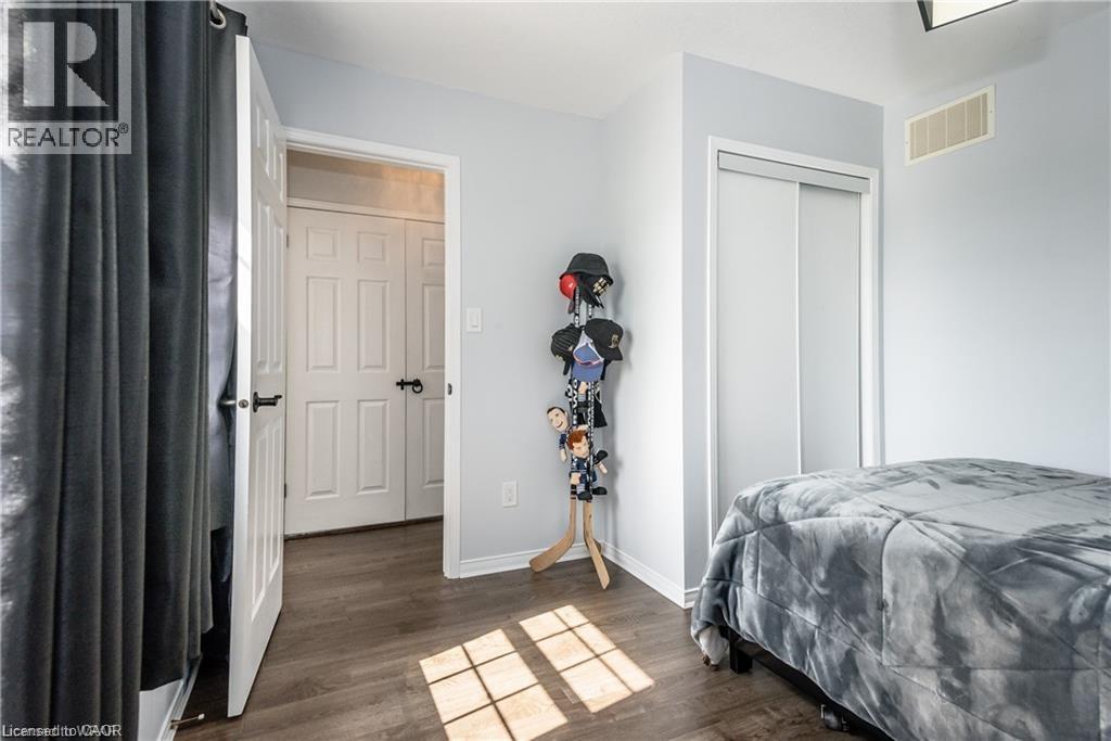 12 GRIFFITHS Avenue, Cambridge, Ontario, N1P1J7 — Photo 4