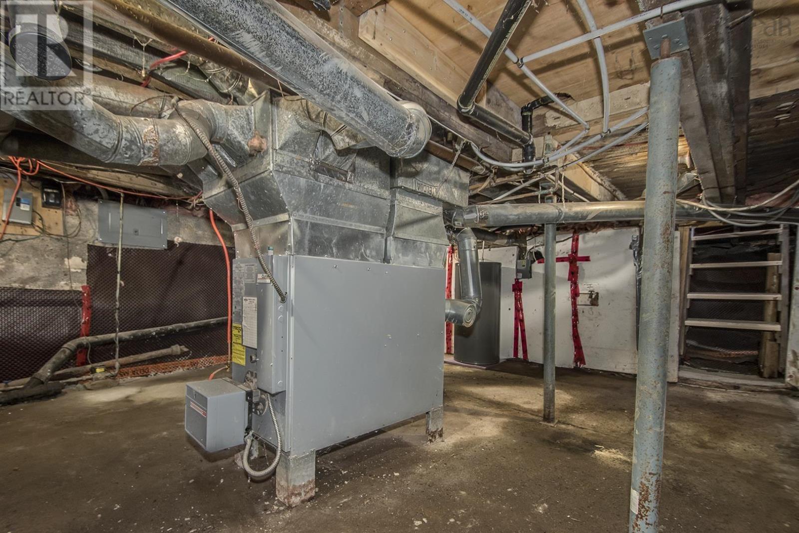 Property 19 of 33 of 79 Rose Street Street