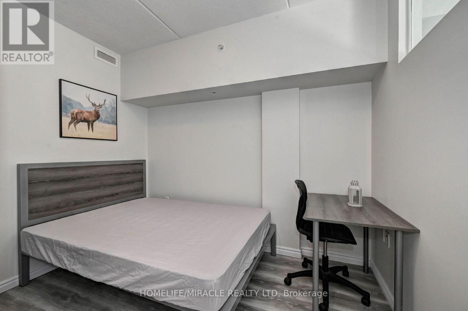 #209F 275 LARCH STREET - 22