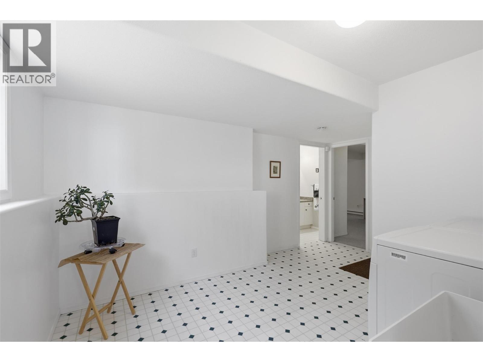 901 Regent Crescent - 29