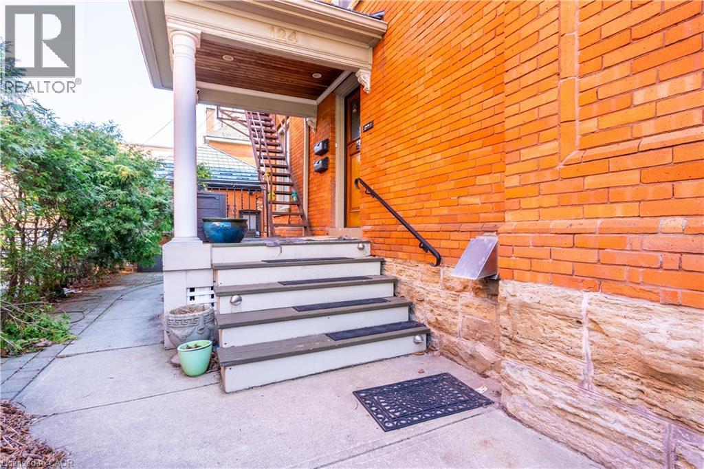 124 HERKIMER Street Unit# 3, Hamilton, Ontario, L8P2H1 — Photo 2