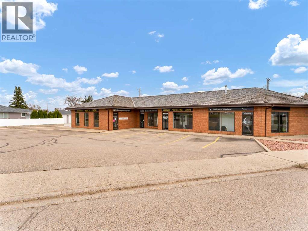 809 Bullivant Crescent Southwest