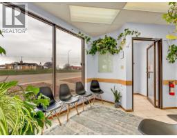 4, 809 Bullivant Crescent Sw, Medicine Hat, AB T1A5G5 Photo 9