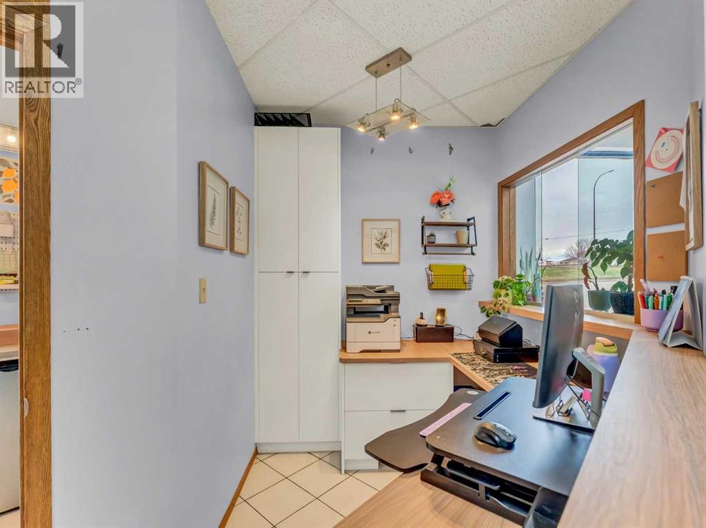 809 Bullivant Crescent Southwest - Photo 12