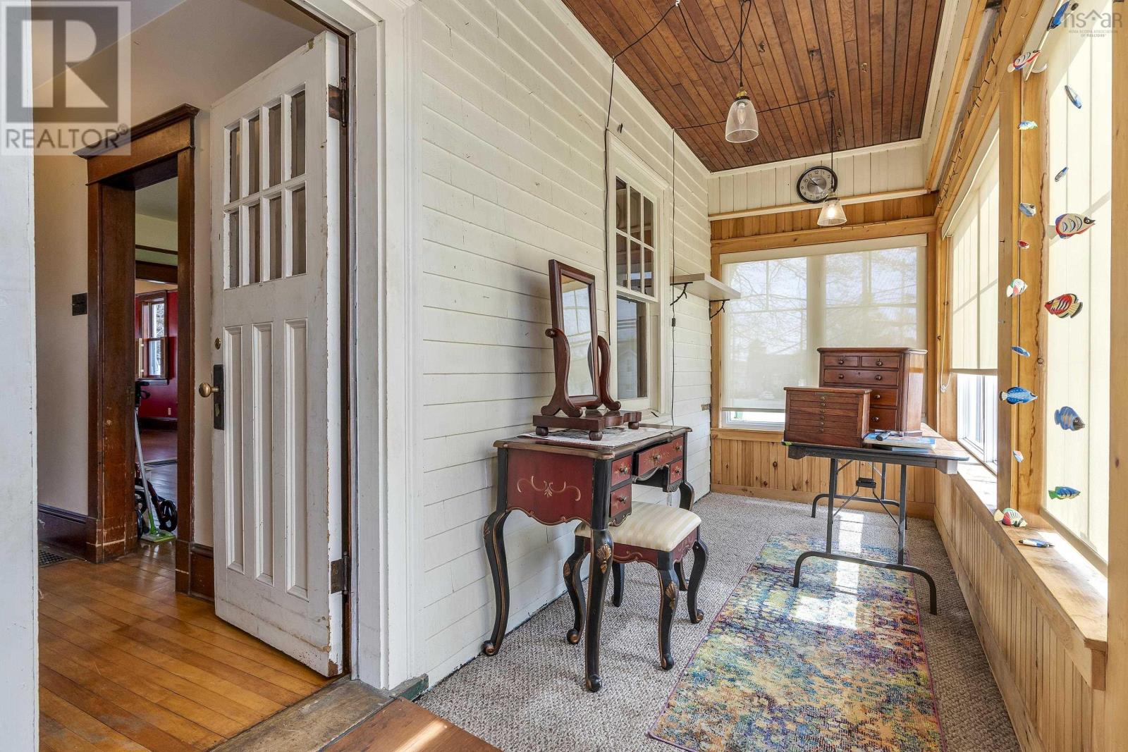 Property 32 of 49 of 212 Windmill Road