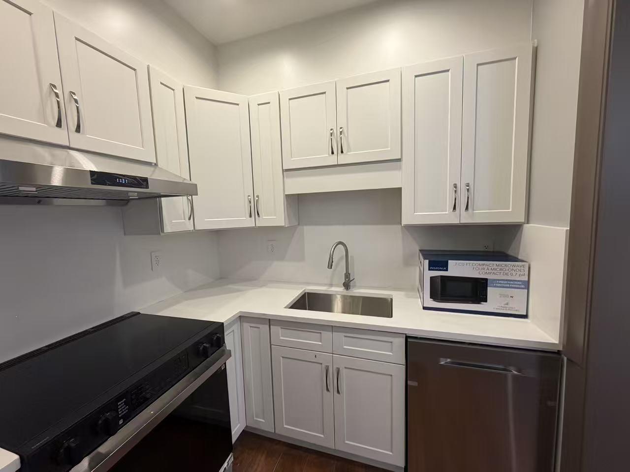 1900 180 STREET