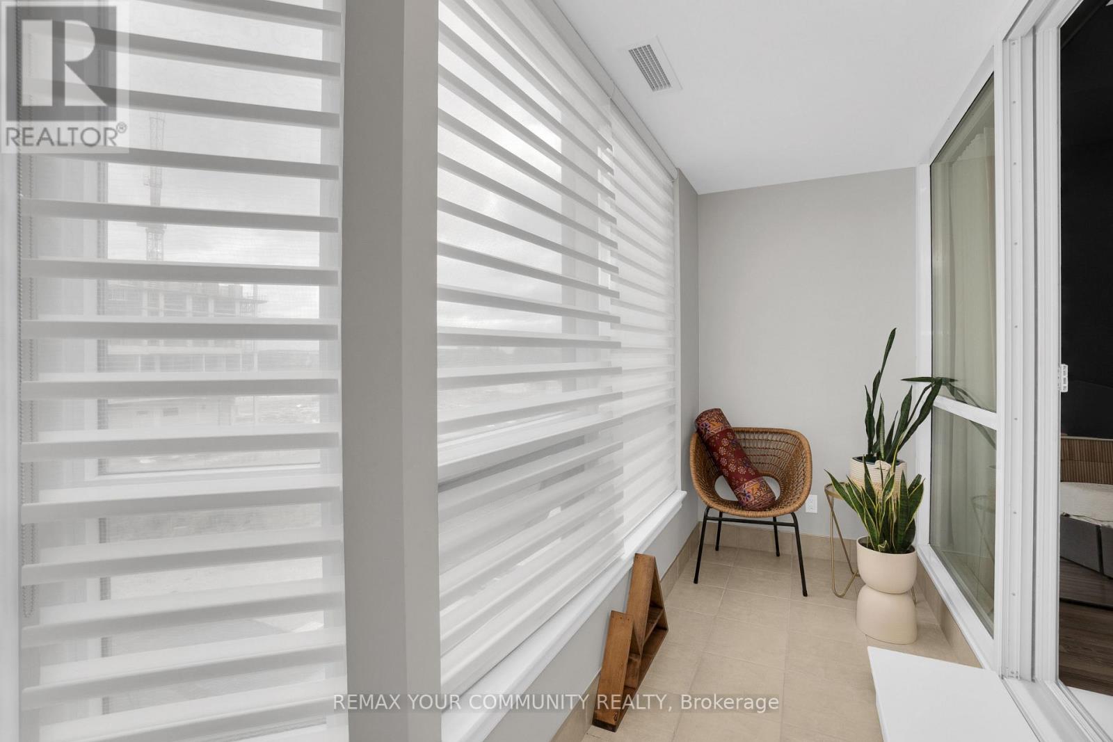 #523 9085 JANE STREET - 17