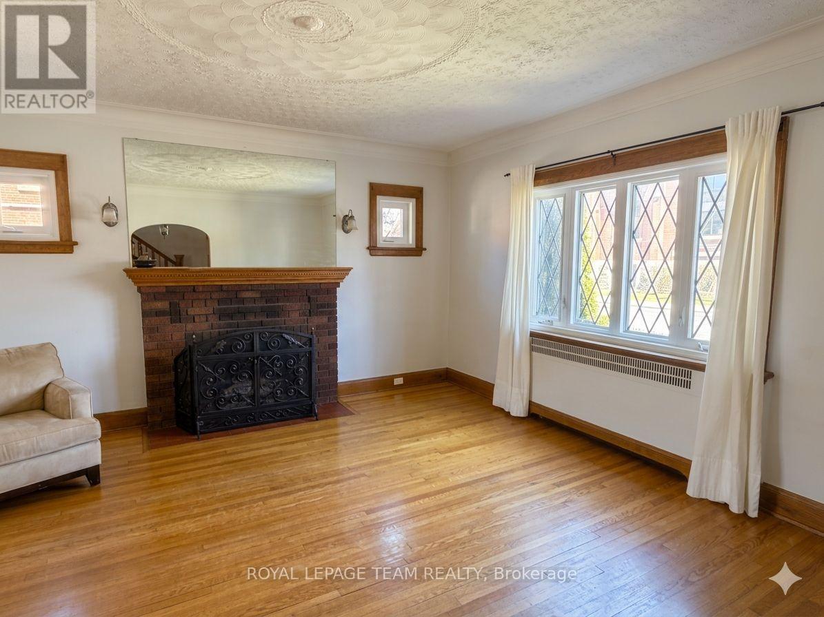 444 PARKDALE AVENUE - 3