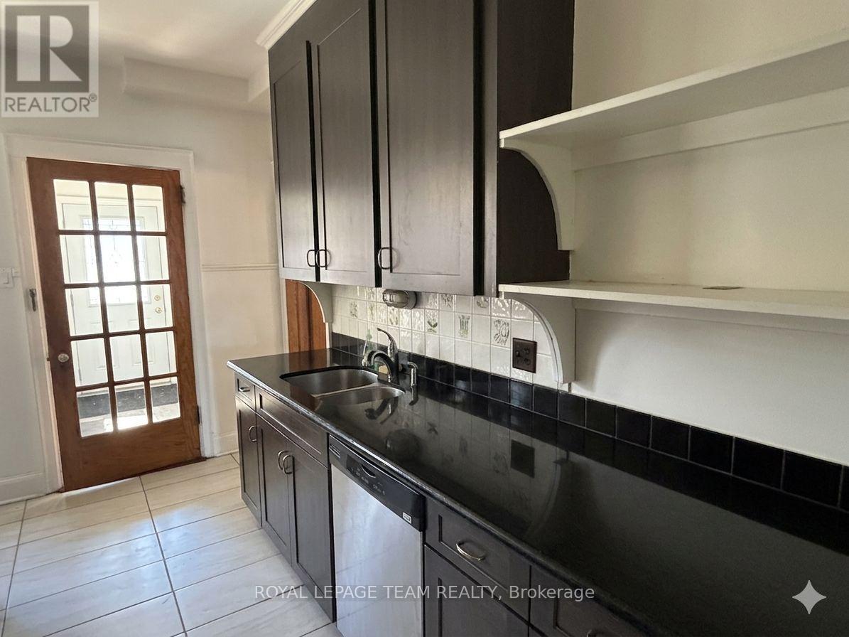 444 PARKDALE AVENUE - 4