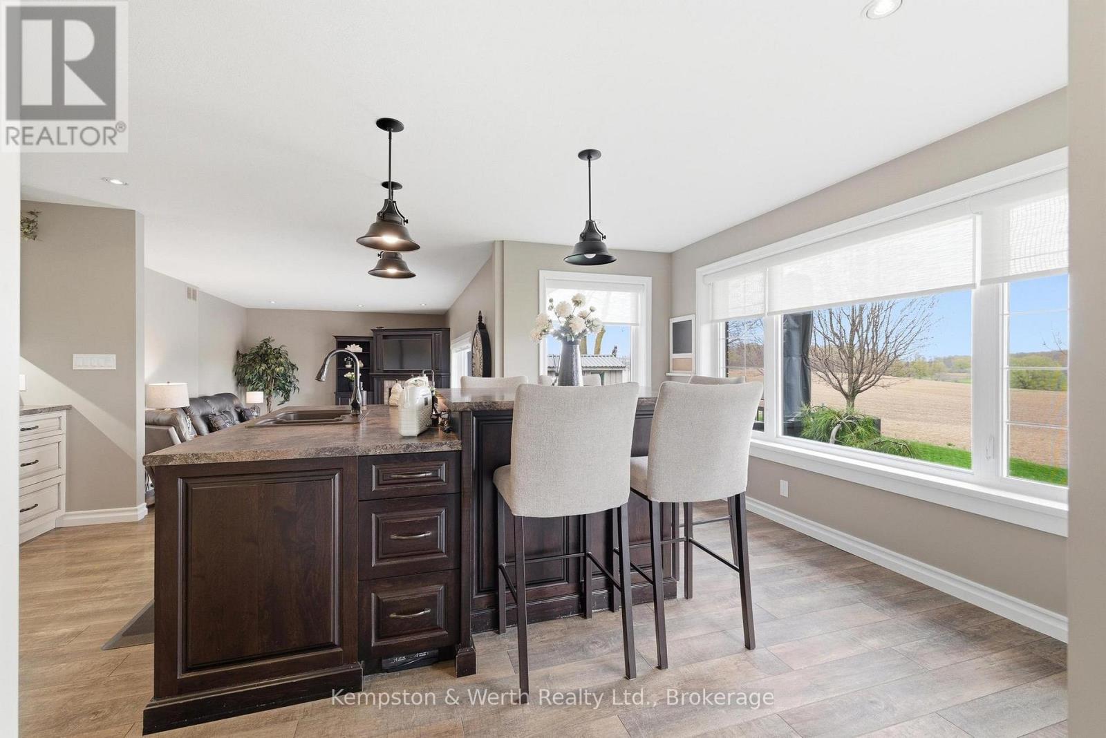 890 PERKIN CRESCENT - 13